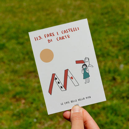 Les belles choses de la vie - 113. Faire des châteaux de cartes - pelouse